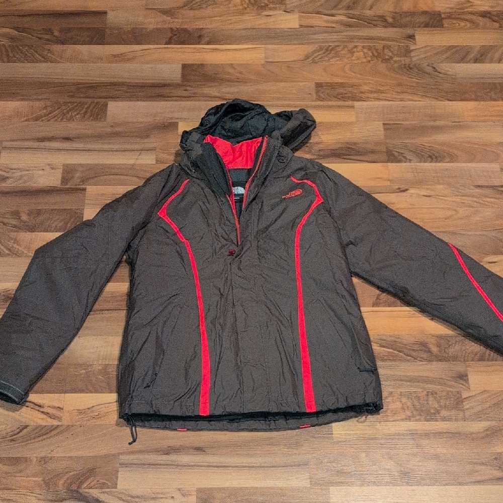 The North Face Women's Green and Coral Ski Jacket